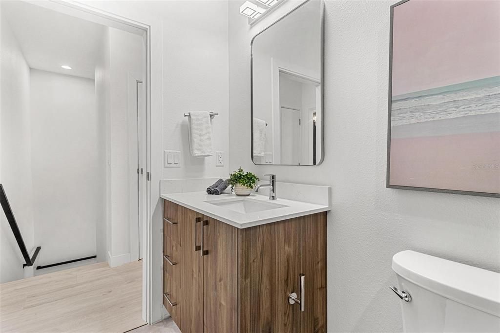 Active With Contract: $2,900 (3 beds, 2 baths, 1596 Square Feet)