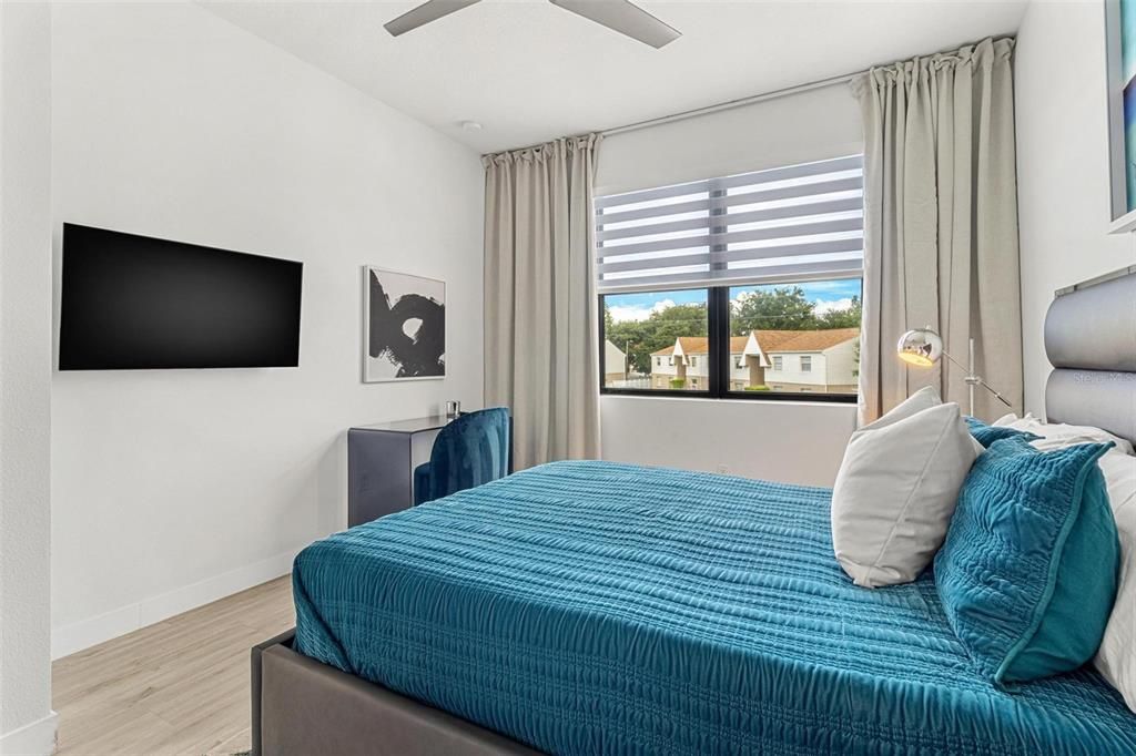 Active With Contract: $2,900 (3 beds, 2 baths, 1596 Square Feet)