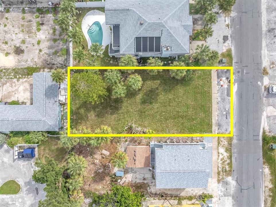 待售: $750,000 (0.12 acres)