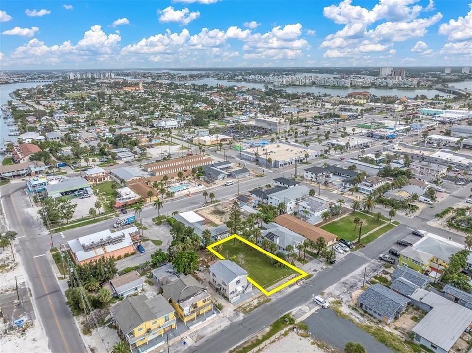 待售: $750,000 (0.12 acres)