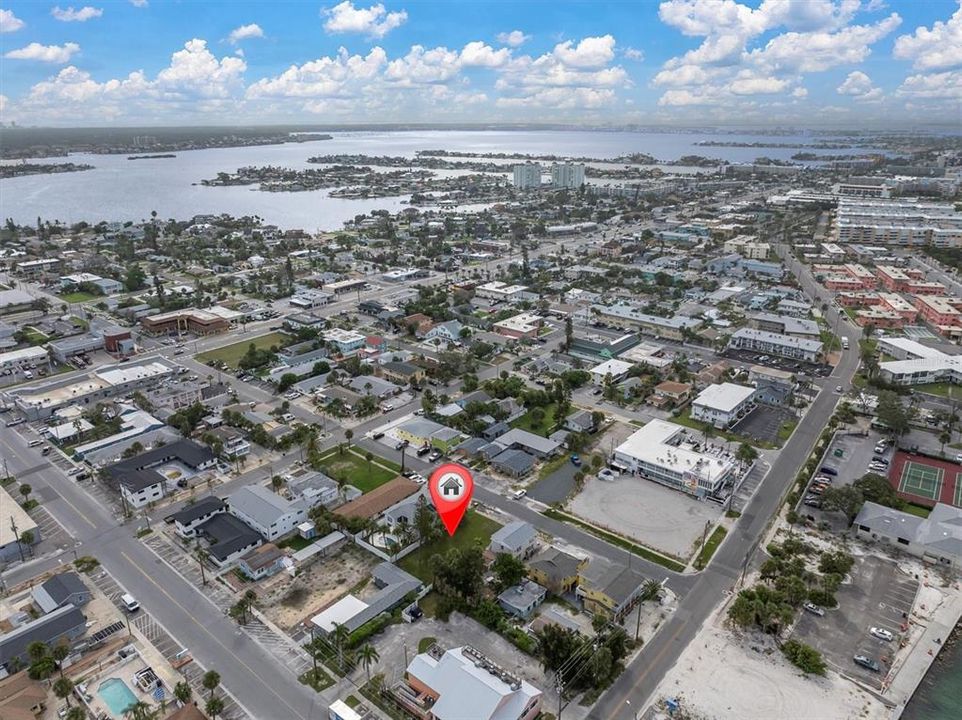 待售: $750,000 (0.12 acres)