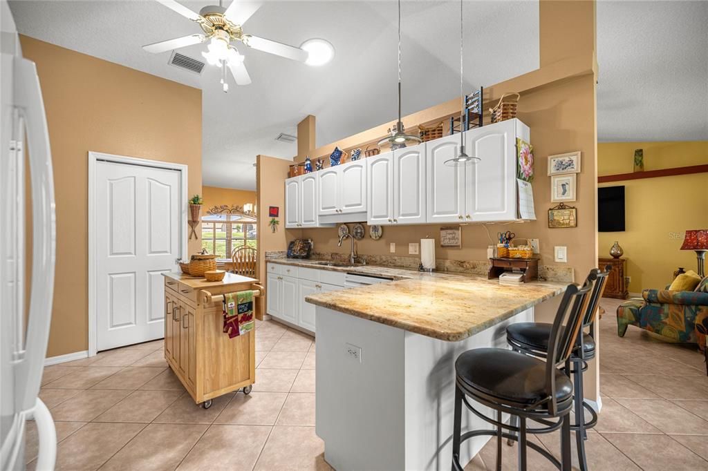 For Sale: $451,500 (3 beds, 2 baths, 1886 Square Feet)