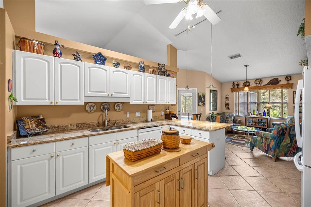 For Sale: $451,500 (3 beds, 2 baths, 1886 Square Feet)