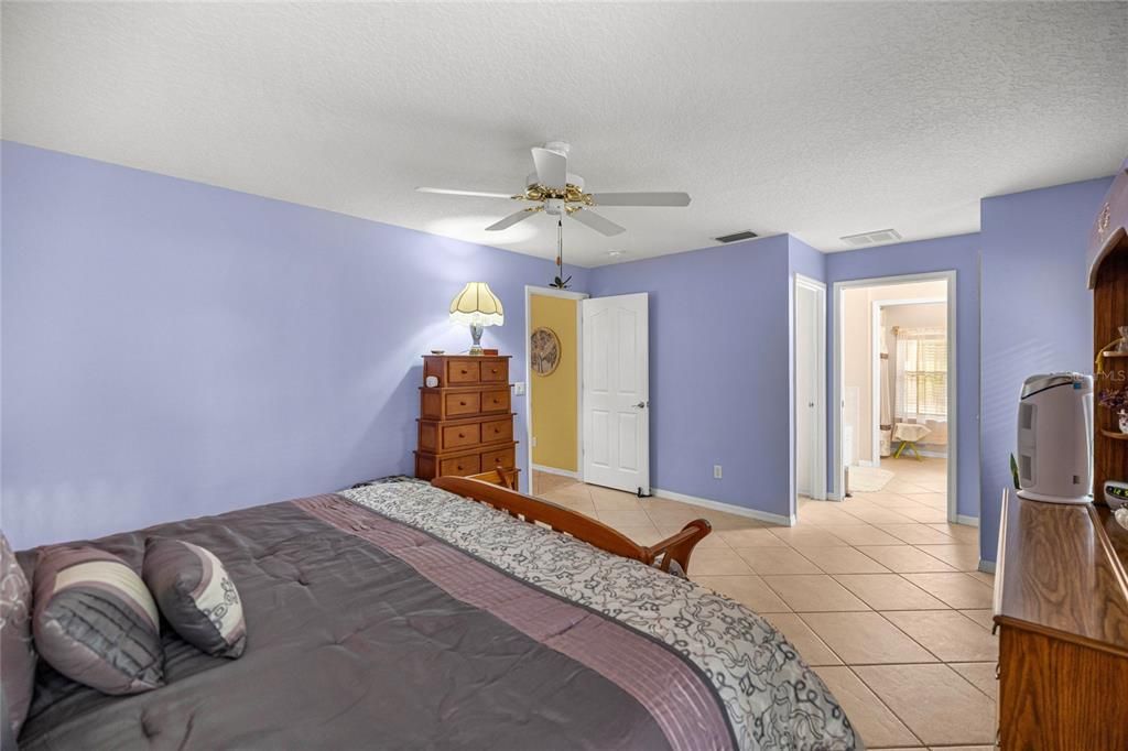 For Sale: $451,500 (3 beds, 2 baths, 1886 Square Feet)