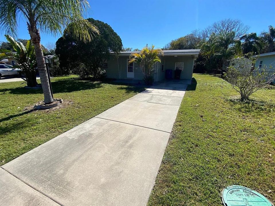 合同活跃: $1,699 (2 贝兹, 1 浴室, 872 平方英尺)