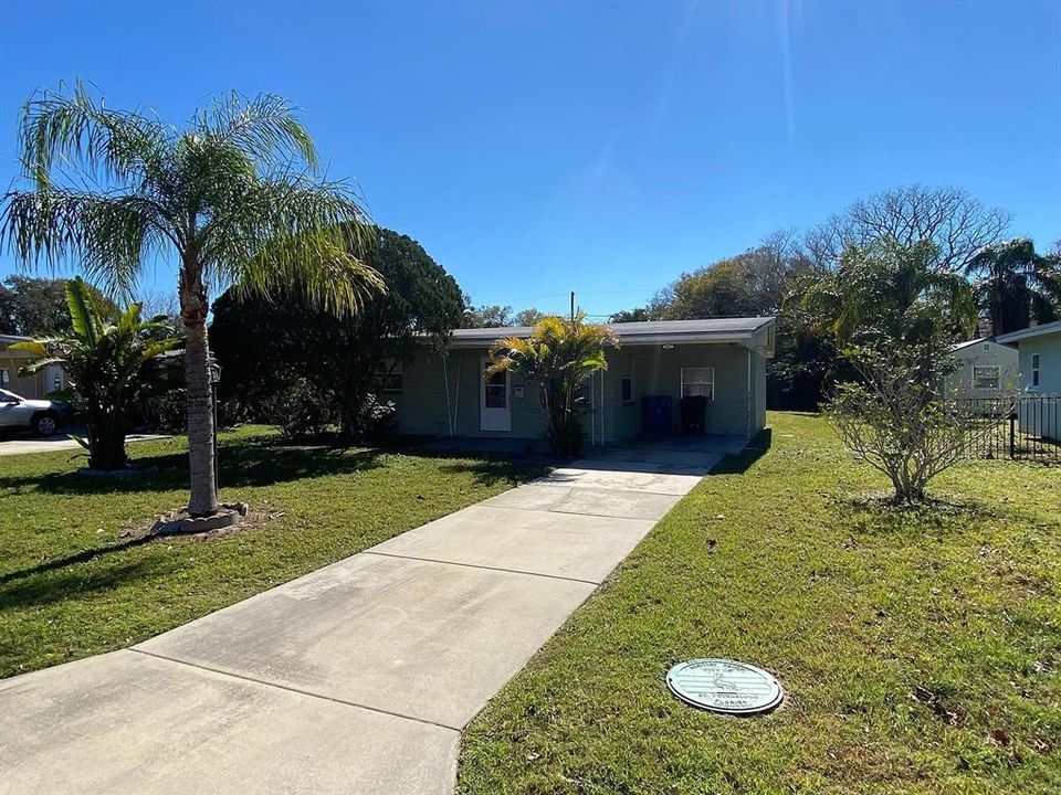 合同活跃: $1,699 (2 贝兹, 1 浴室, 872 平方英尺)