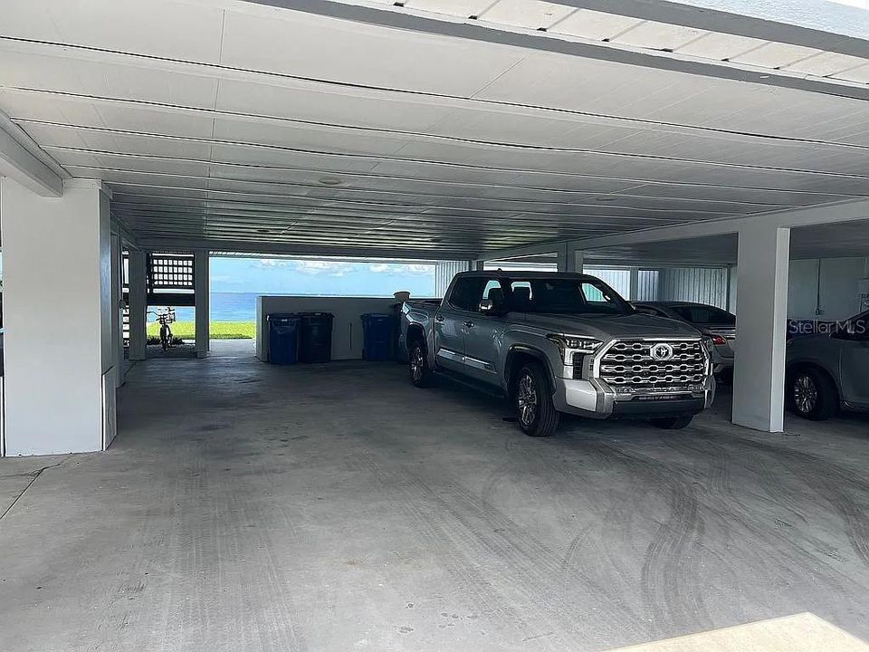 For Sale: $390,000 (2 beds, 2 baths, 1095 Square Feet)