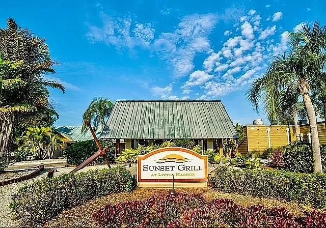 For Sale: $390,000 (2 beds, 2 baths, 1095 Square Feet)