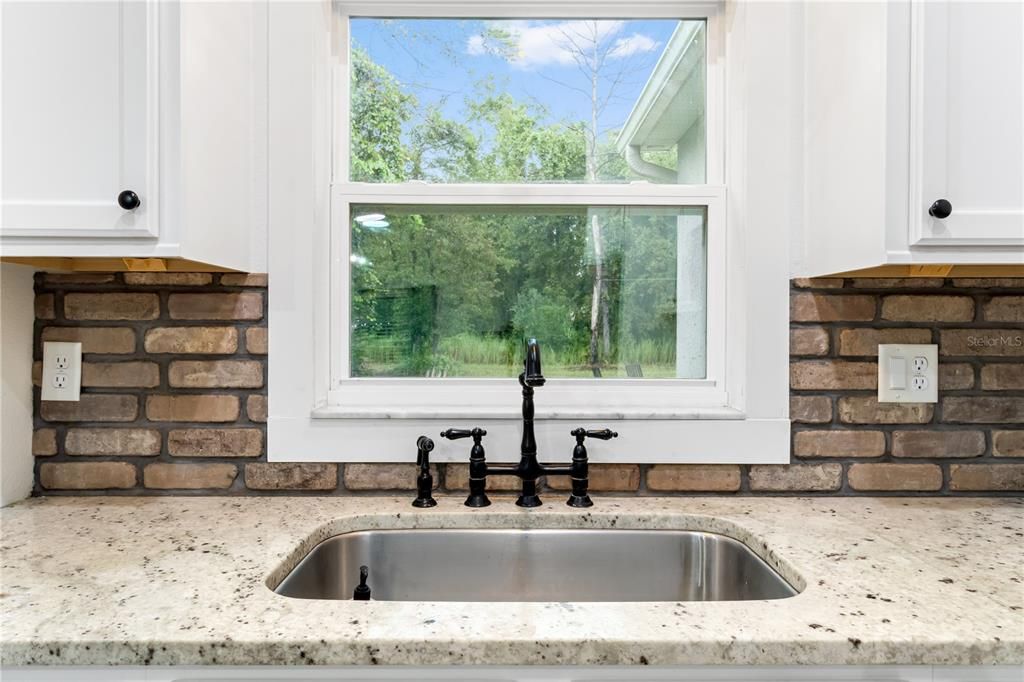 En Venta: $674,900 (4 camas, 2 baños, 1660 Pies cuadrados)