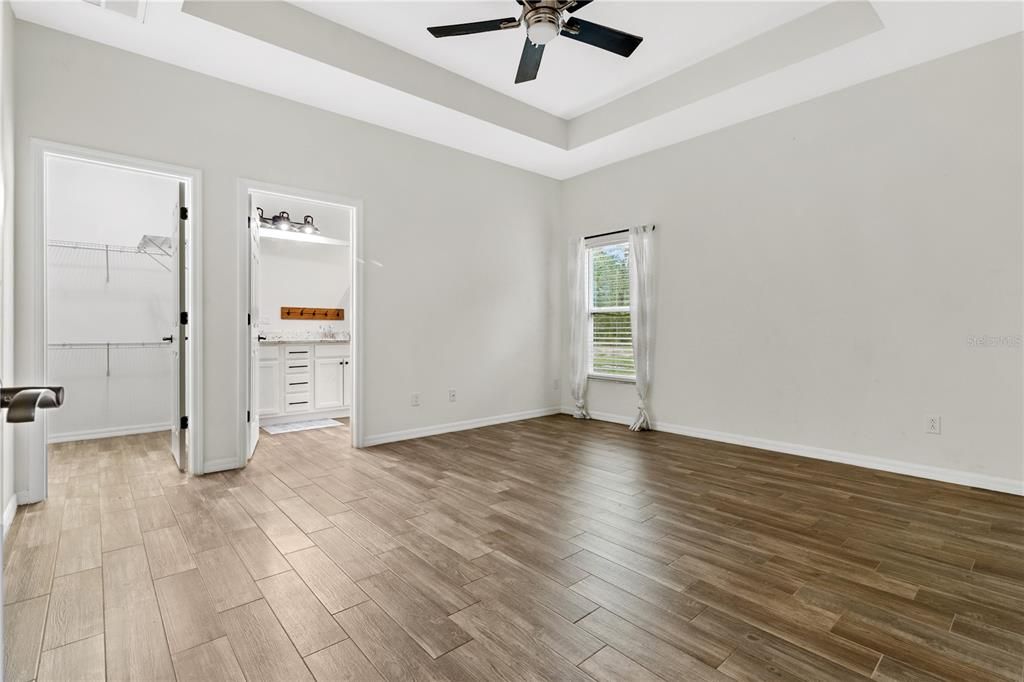 En Venta: $674,900 (4 camas, 2 baños, 1660 Pies cuadrados)