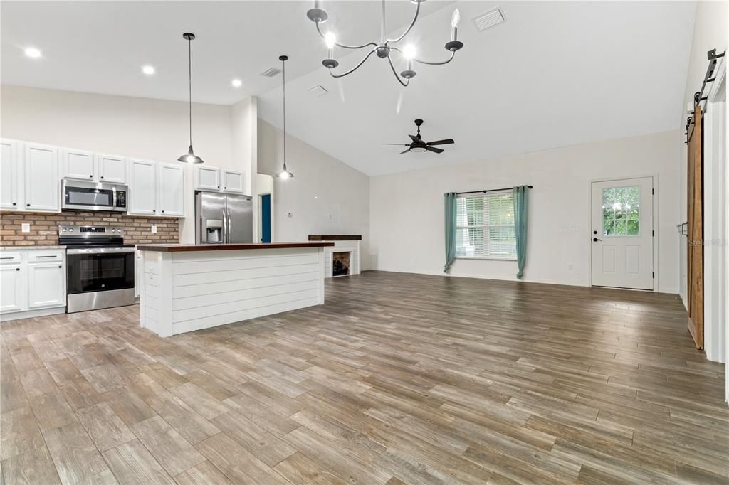 En Venta: $674,900 (4 camas, 2 baños, 1660 Pies cuadrados)