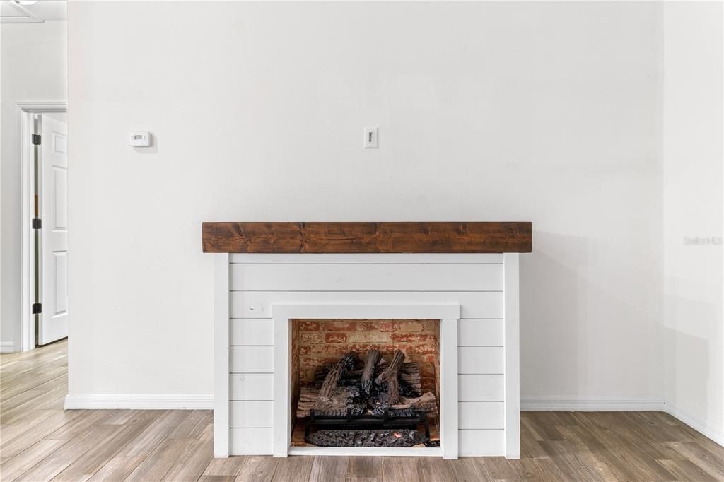 En Venta: $674,900 (4 camas, 2 baños, 1660 Pies cuadrados)