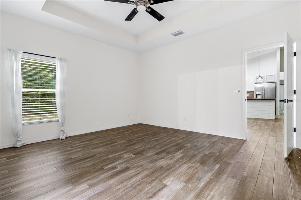 En Venta: $674,900 (4 camas, 2 baños, 1660 Pies cuadrados)