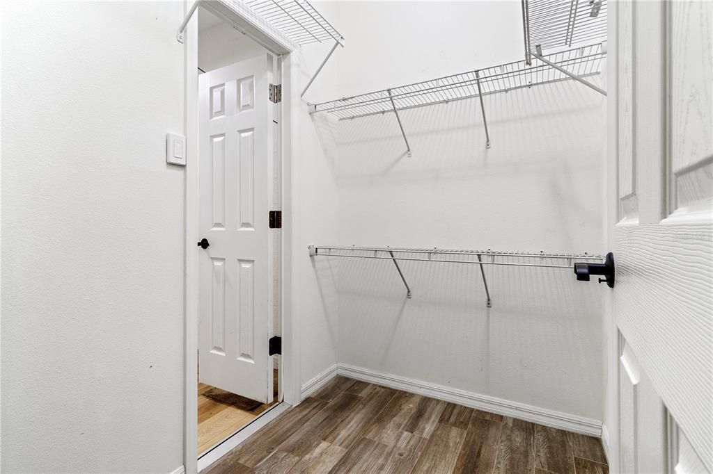 En Venta: $674,900 (4 camas, 2 baños, 1660 Pies cuadrados)