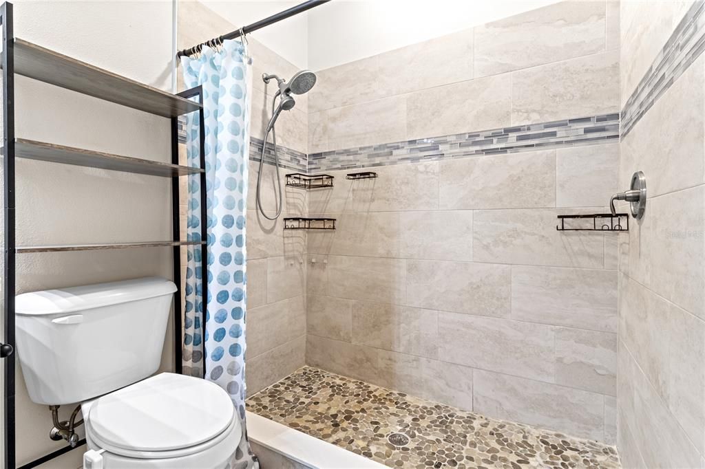 En Venta: $674,900 (4 camas, 2 baños, 1660 Pies cuadrados)