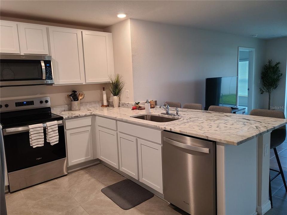 For Rent: $2,500 (3 beds, 2 baths, 1504 Square Feet)