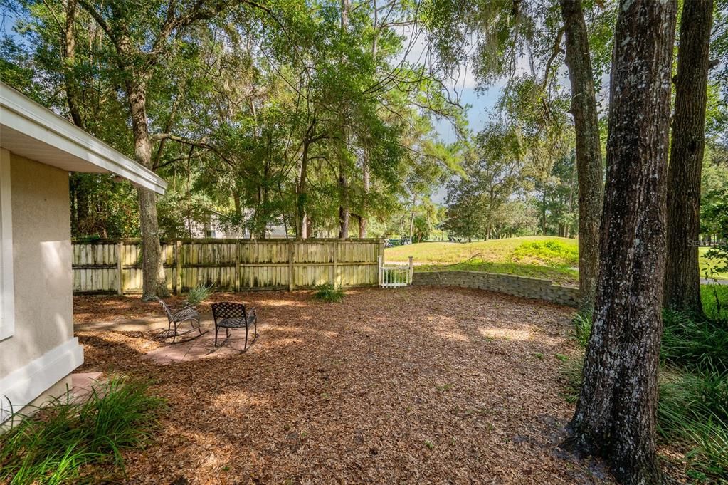 合同活跃: $485,000 (4 贝兹, 2 浴室, 2211 平方英尺)