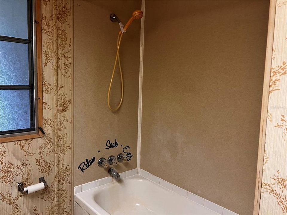 На продажу: $65,000 (2 спален, 2 ванн, 1029 Квадратных фут)