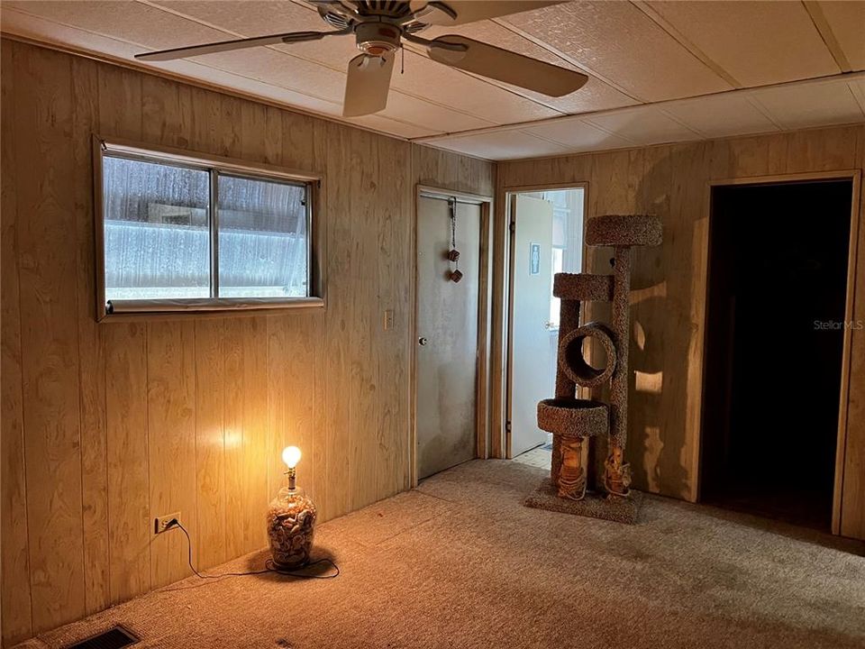 На продажу: $65,000 (2 спален, 2 ванн, 1029 Квадратных фут)