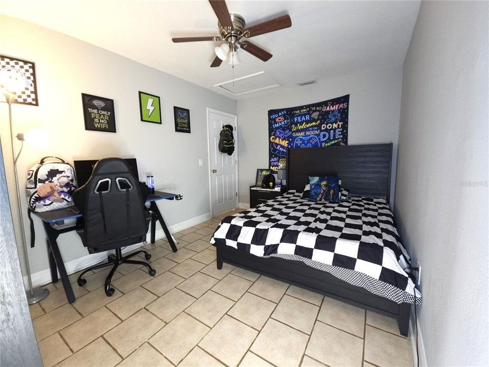 Под контрактом: $300,000 (3 спален, 2 ванн, 1658 Квадратных фут)