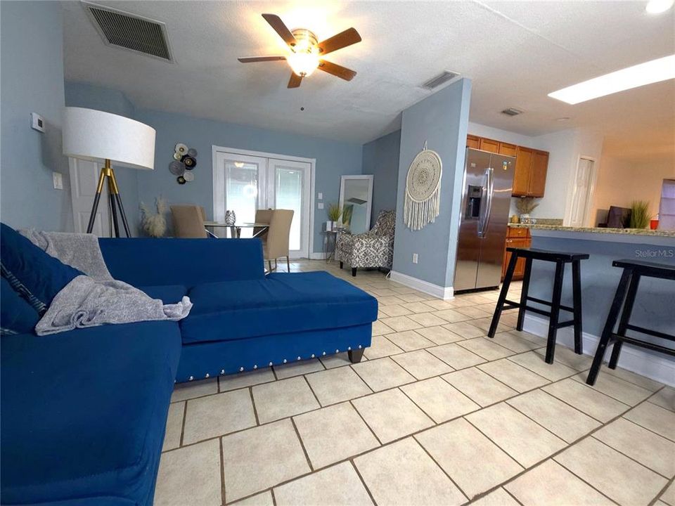 Под контрактом: $300,000 (3 спален, 2 ванн, 1658 Квадратных фут)