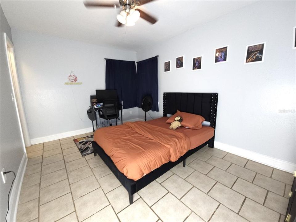 Под контрактом: $300,000 (3 спален, 2 ванн, 1658 Квадратных фут)