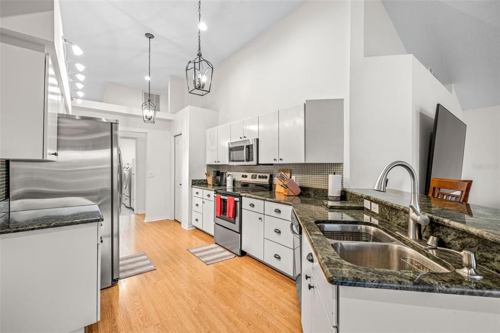 For Rent: $3,250 (4 beds, 2 baths, 2078 Square Feet)