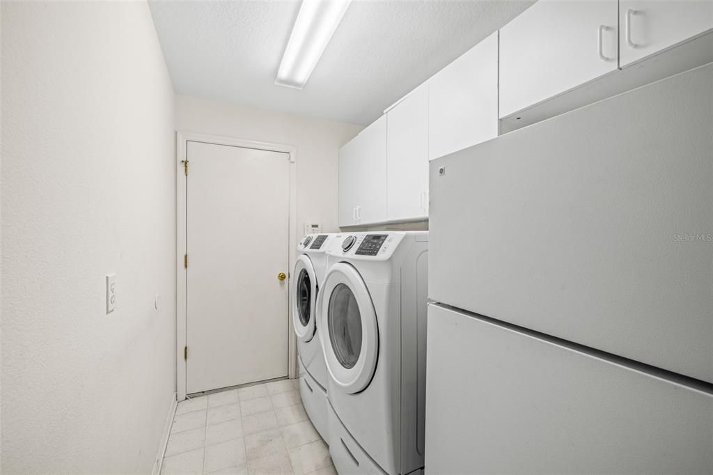 For Rent: $3,250 (4 beds, 2 baths, 2078 Square Feet)