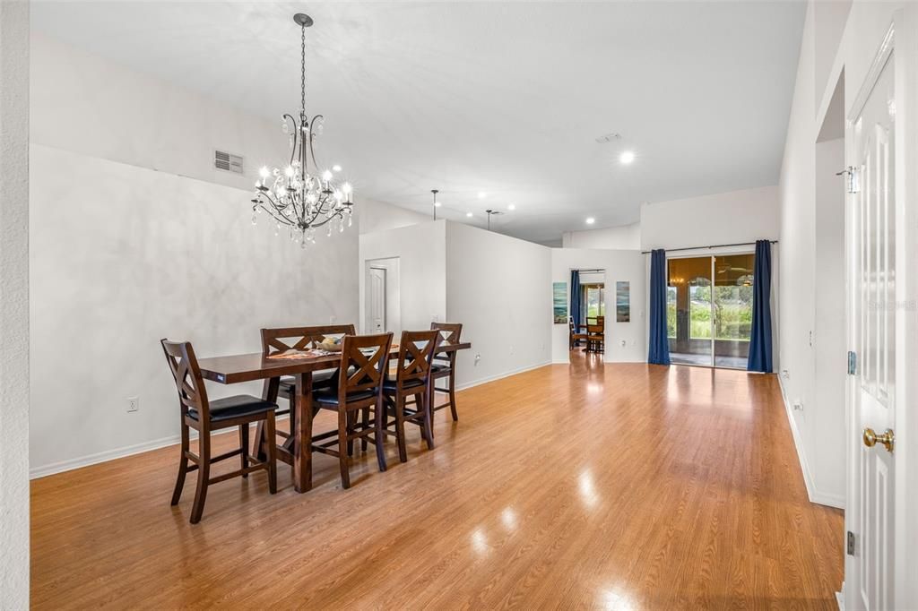 For Rent: $3,250 (4 beds, 2 baths, 2078 Square Feet)