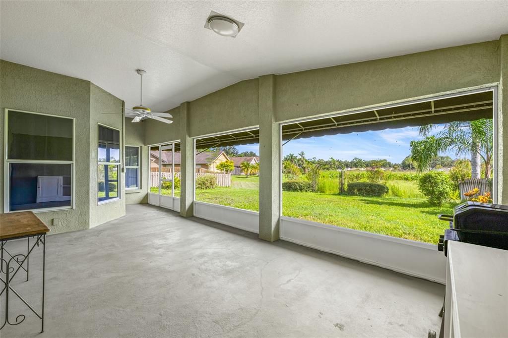 For Rent: $3,250 (4 beds, 2 baths, 2078 Square Feet)