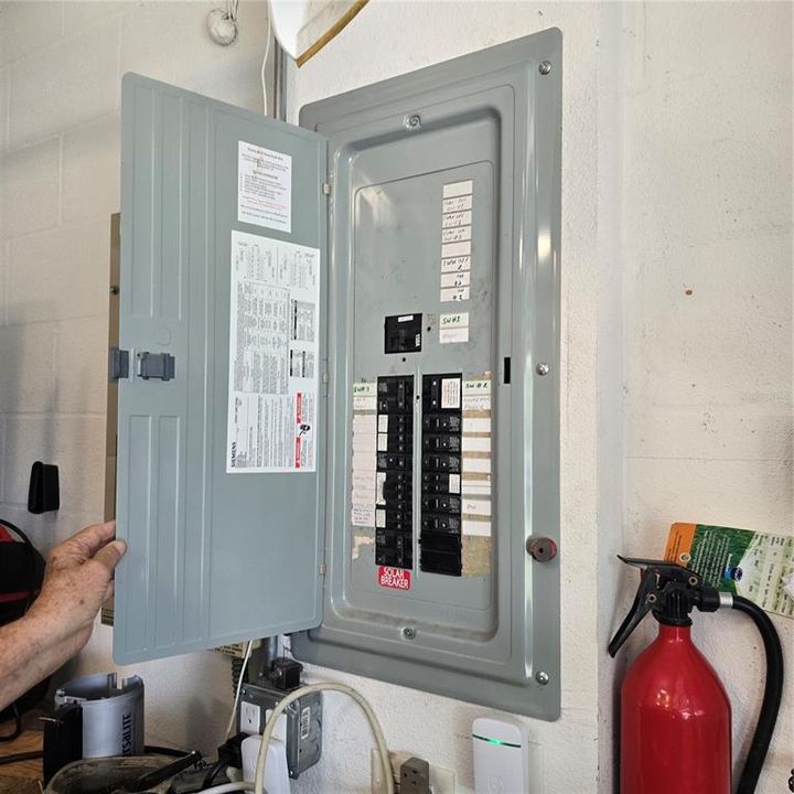 待售: $283,000 (3 贝兹, 2 浴室, 1438 平方英尺)