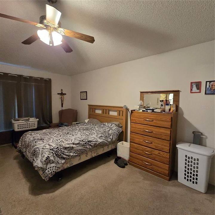 待售: $283,000 (3 贝兹, 2 浴室, 1438 平方英尺)