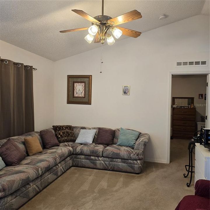 待售: $283,000 (3 贝兹, 2 浴室, 1438 平方英尺)