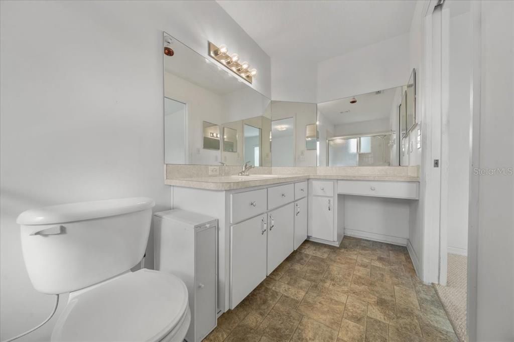 Active With Contract: $204,900 (3 beds, 2 baths, 1482 Square Feet)