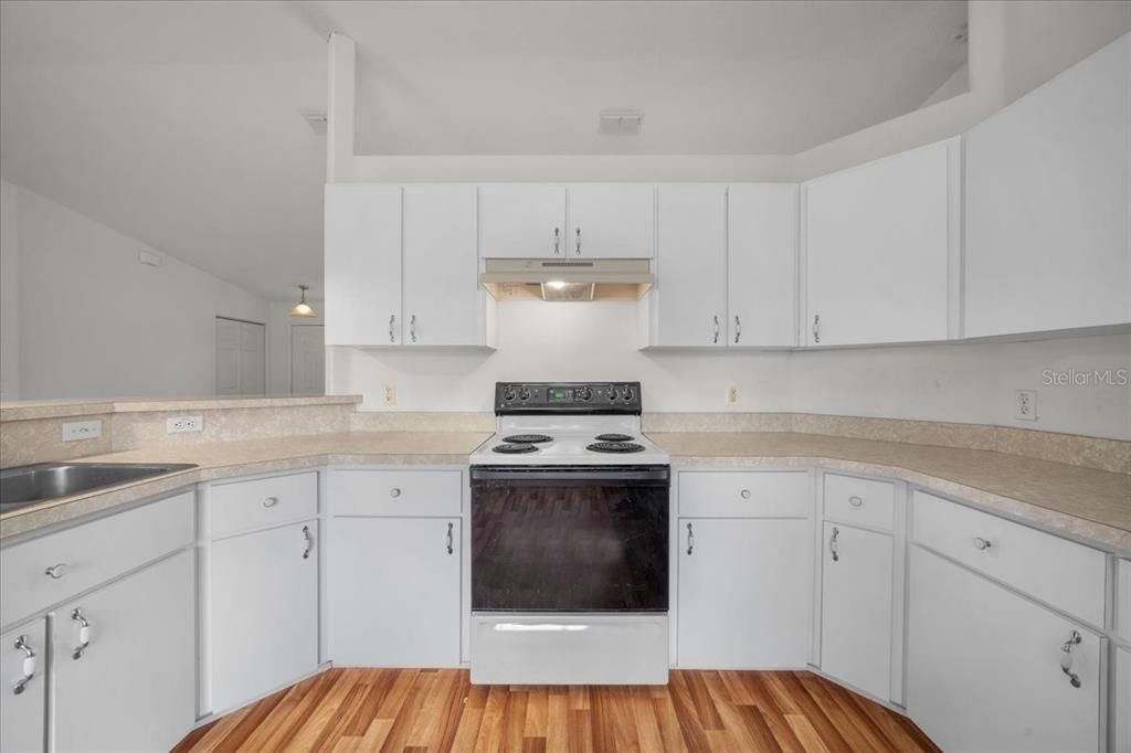 Active With Contract: $204,900 (3 beds, 2 baths, 1482 Square Feet)