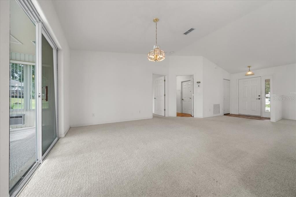 Active With Contract: $204,900 (3 beds, 2 baths, 1482 Square Feet)