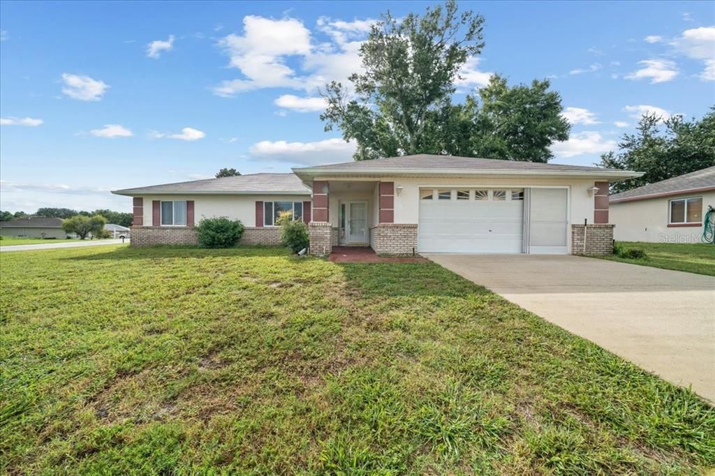 Active With Contract: $204,900 (3 beds, 2 baths, 1482 Square Feet)