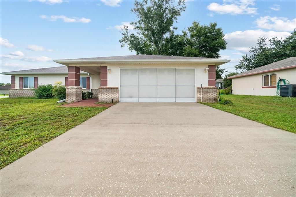 Active With Contract: $204,900 (3 beds, 2 baths, 1482 Square Feet)