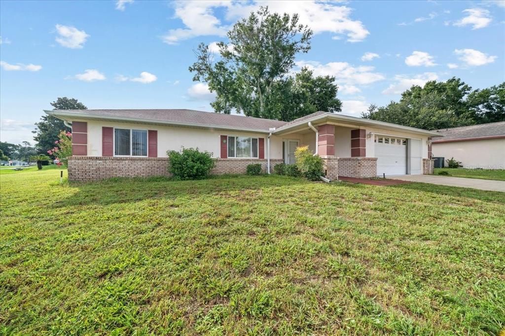 Active With Contract: $204,900 (3 beds, 2 baths, 1482 Square Feet)