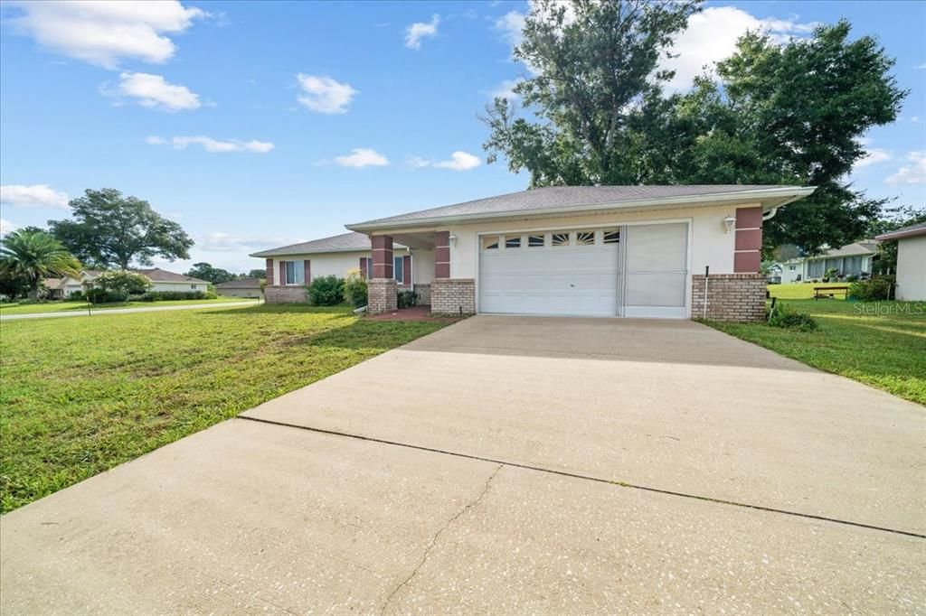 Active With Contract: $204,900 (3 beds, 2 baths, 1482 Square Feet)