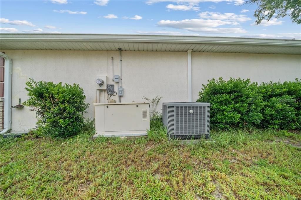 Active With Contract: $204,900 (3 beds, 2 baths, 1482 Square Feet)