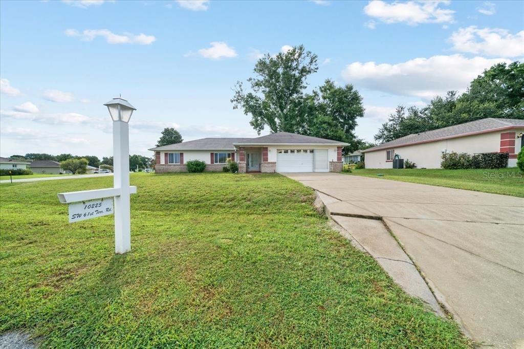 Active With Contract: $204,900 (3 beds, 2 baths, 1482 Square Feet)