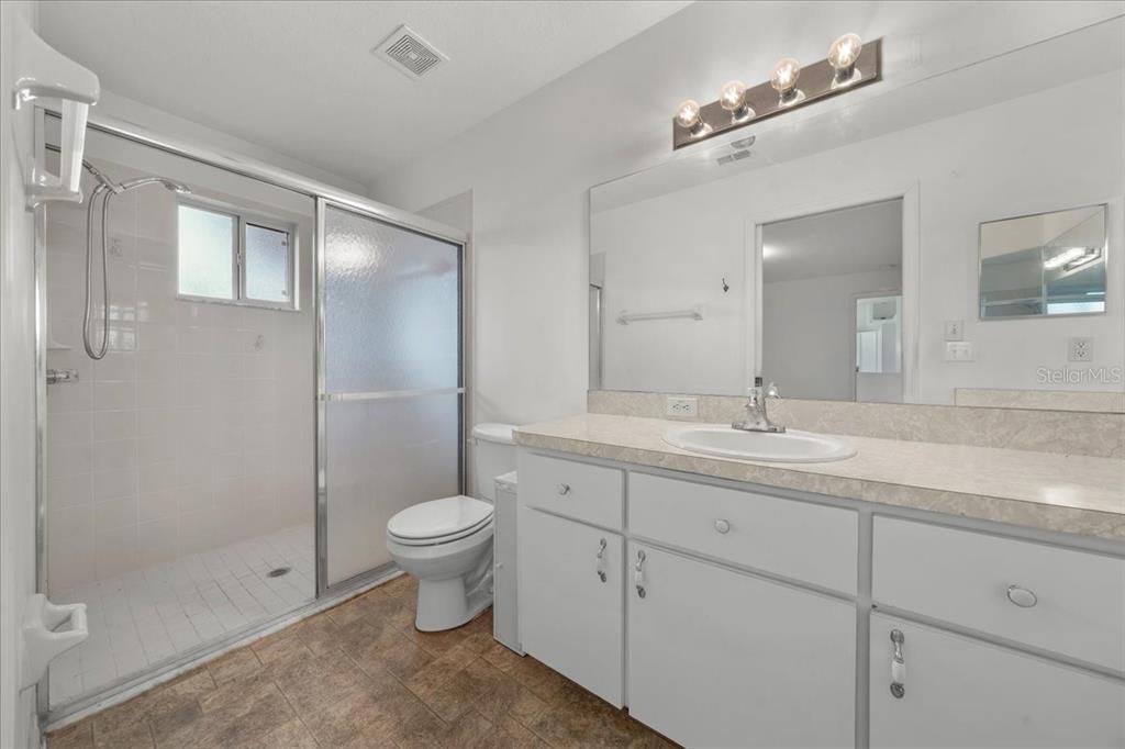 Active With Contract: $204,900 (3 beds, 2 baths, 1482 Square Feet)