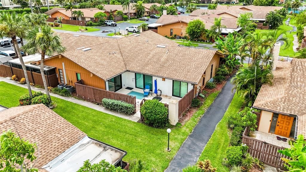 For Sale: $199,000 (2 beds, 2 baths, 1008 Square Feet)