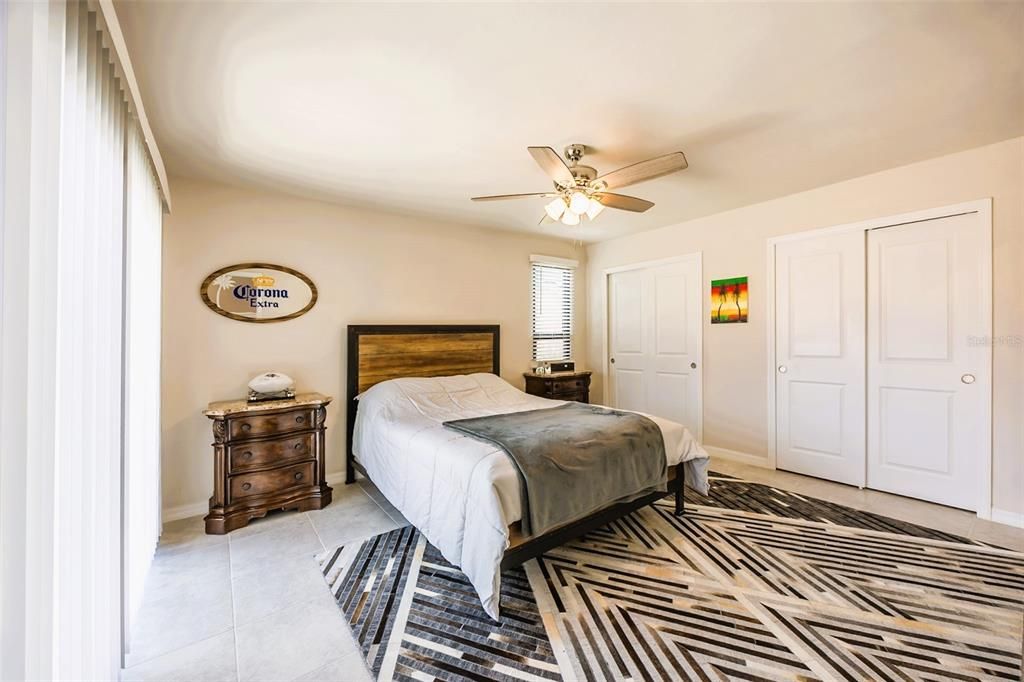 For Sale: $199,000 (2 beds, 2 baths, 1008 Square Feet)