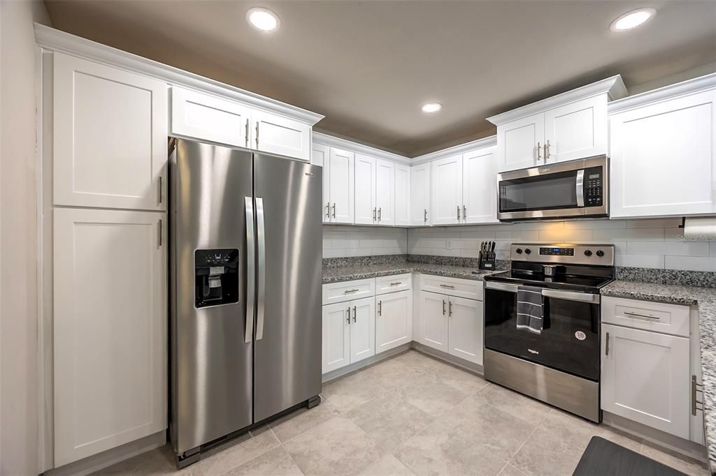 For Sale: $199,000 (2 beds, 2 baths, 1008 Square Feet)