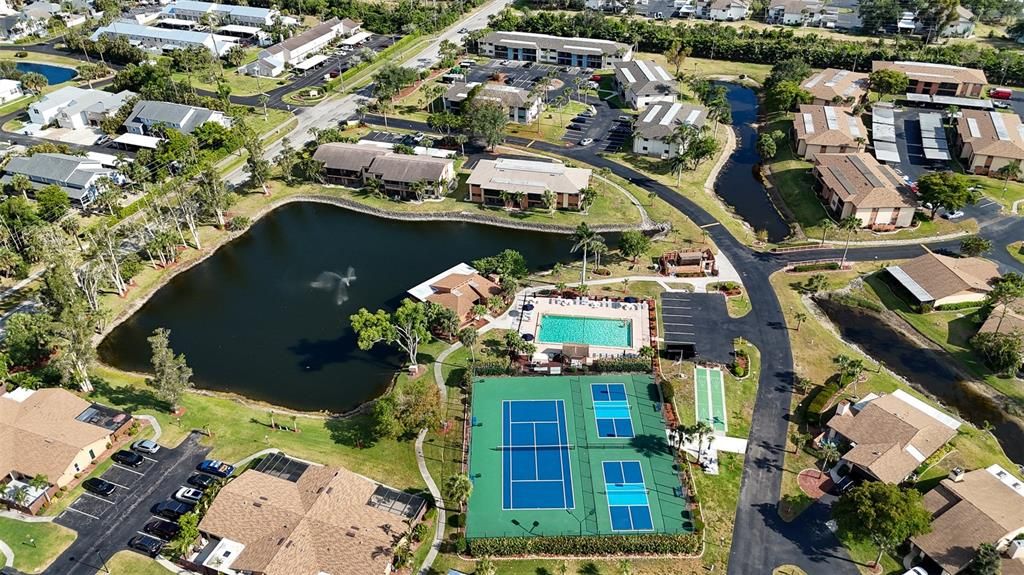 For Sale: $199,000 (2 beds, 2 baths, 1008 Square Feet)