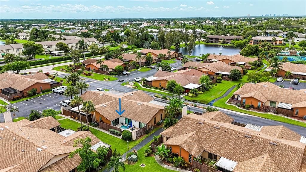 For Sale: $199,000 (2 beds, 2 baths, 1008 Square Feet)