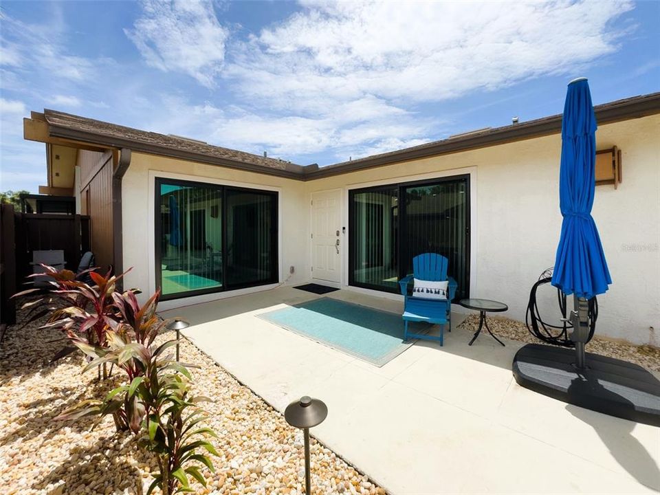 For Sale: $199,000 (2 beds, 2 baths, 1008 Square Feet)