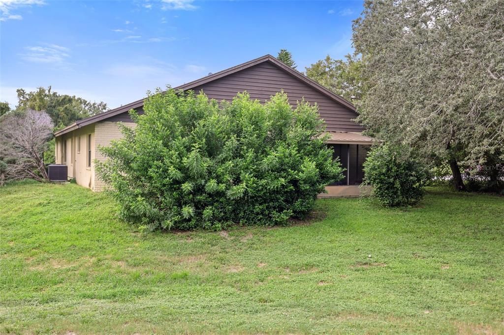 Active With Contract: $190,000 (3 beds, 2 baths, 1020 Square Feet)